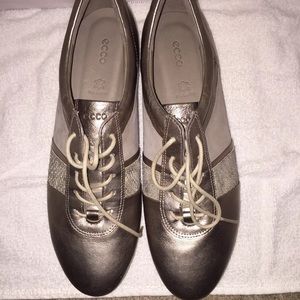 Women’s Ecco Lace up shoes
